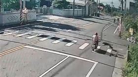 彰化,流浪狗,摔車,國小老師,骨折,139縣道（圖／翻攝畫面）