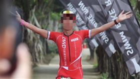 前警專游姓中隊長遭爆下班兼差拍攝愛情動作片。（圖／取自臉書）