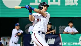 ▲亞洲U18青棒錦標賽，台灣隊中外野手柯敬賢敲出安打。（圖／記者劉彥池攝影）