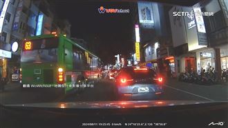 連跨3車道！逢甲超派公車「逆向鬼切」