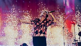 火星人布魯諾（Bruno Mars）在高雄世運開唱。（圖／Live Nation Taiwan提供）