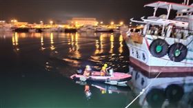 年邁船長不慎失足落水，再見卻已成冰冷遺體。（圖／翻攝畫面）