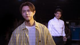 《男言之隱》王子邱勝翊（前）時隔11年再次挑戰舞台劇。（圖／故事工廠提供）
