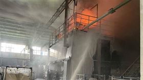 彰化汽車零件廠傳火警！發泡機台火舌狂竄