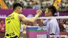 ▲李洋引退儀式，和昔日搭檔王齊麟（左起）、李哲輝和江聿偉對打。（圖／記者劉彥池攝影）