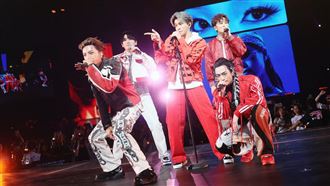 Energy牛奶唱到一半倒地　團員急幫CPR