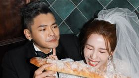 愛雅首次公開老公正面無碼照。（圖／翻攝自愛雅IG）