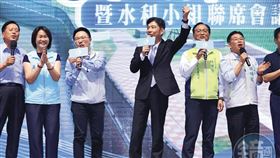 農業部農田水利署署長蔡昇甫（中）親自出席會議，並上台致詞。