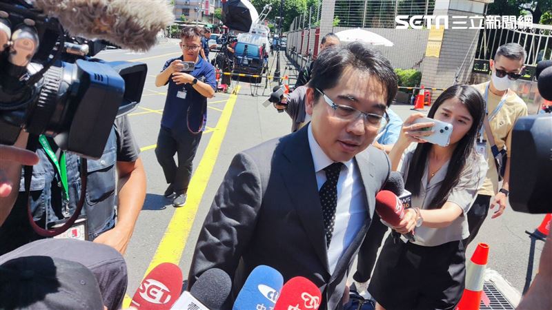 律師陸正義今北所律見柯文哲　離開不受訪