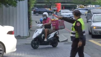 外送員拒檢逃逸收罰單　法官1原因判免罰