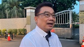 林國成特地來到現場陪同小草聲援。（圖／記者黃翎瑄攝）