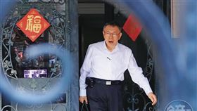 柯文哲住處遭查扣關鍵隨身碟，檢方懷疑他涉嫌向沈慶京收賄1,500萬元。