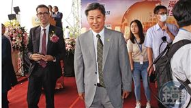 新光金大股東林伯翰出面號召杯葛新光金臨時股東會，希望讓台新金合併案破局。