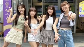 圖一：倪暄爆料瑟七家是田僑仔
圖二：倪暄開關沒開遭白眼。
圖三：李懿自曝戀愛秘辛。
圖四：《懿想天開》錄製生活小物PK賽。（左：倪暄、丹丹、瑟七、李懿）