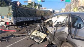 台中、豐原、車禍、BMW、追撞、貨車、車門