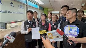 基隆市議會民進黨團今（10）日前往法院集體控告謝國樑加重誹謗（圖／民進黨基隆市黨部提供）