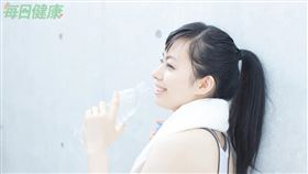 運動後只喝溫水？營養師曝喝冰水四大好處（圖／每日健康）