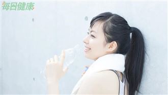 運動後只能喝溫水？營養師曝喝冰水四大好處