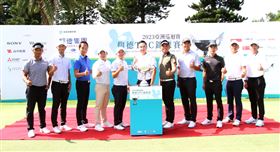 仰德育樂公司董事長許育瑞(左三)和仰德育樂公司總經理許家堯(右六)和仰德贊助選手合影。（圖／賽事大會提供）