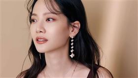 曾之喬懷孕後四肢仍纖細。（圖／翻攝自曾之喬臉書）