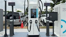 ▲EVOASIS在國道服務區全面啟用360kW超快充電服務。（圖／鍾釗榛）