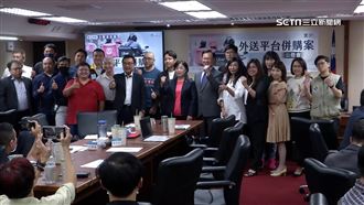 柯涉案國會首度藍白合　被問挺不挺柯尷尬