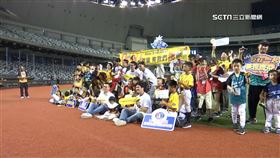 基金會助小球員追夢! 臺北大巨蛋體驗投球