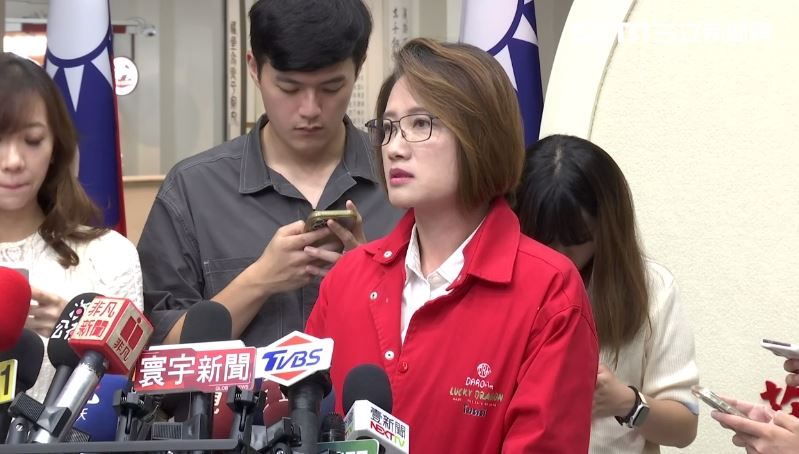 柯裁示快就好？林延鳳曝對話證實有便條紙
