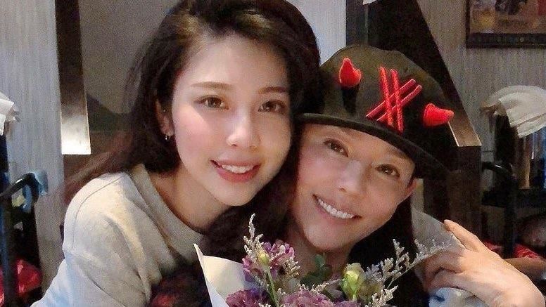 狄鶯同框安佐「超正表姐」 被讚宛如母女