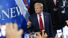 川普說，若重返白宮，俄羅斯和烏克蘭的戰爭也將落幕。（圖／美聯社／達志影像）