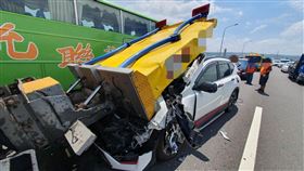 台74、車禍、轎車、緩衝車、引擎蓋