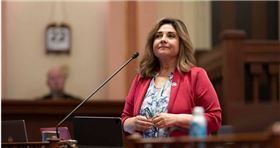 美國加州共和黨女參議員阿爾瓦拉多吉爾遭一名男性前幕僚長控訴，利用上位者的權力逼迫他發生關係，多次拒絕性邀約後還遭到開除。（圖／擷取自Facebook／Senator Marie Alvarado-Gil）