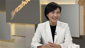 行政院副院長鄭麗君接受王時齊在YahooTV《齊有此理》專訪。（圖／YahooTV《齊有此理》提供)