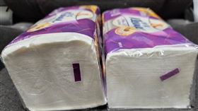 民眾發現好市多1款衛生紙2024年和2022年的包裝厚度明顯差很多。（圖／翻攝自Costco好市多 商品經驗老實說臉書社團）