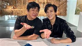 胡瓜（左）訪問陳曉東。（圖／《下面一位》提供）