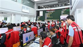 賴清德卓榮泰視察中央災害應變中心。（圖／行政院提供)