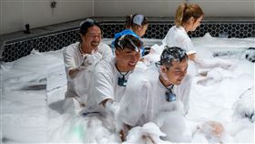 本集韓國出任務困難重重，右起姚元浩、郭泓志、乱彈阿翔、後排左起吳映潔、莎莎。（圖／好看娛樂提供）