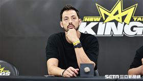 ▲新北國王媒體日，洋將沃許本（Jason Washburn）接受媒體採訪。（圖／記者劉彥池攝影）