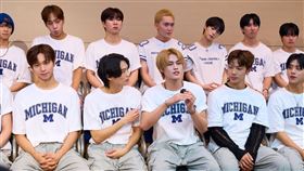 SCOOL男團選秀選手下排左起李振浩、賴耀翔、鄭美祥、陳柏佑、陳麒文。（圖／天空娛樂提供）