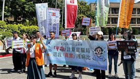 護團怒批「平均」計算是騙局，籲三班護病比獎勵從嚴並入法。（圖／記者簡浩正攝影）