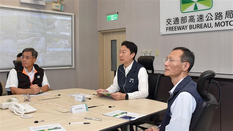 中秋連假將至 交通部長視察國道疏運工作