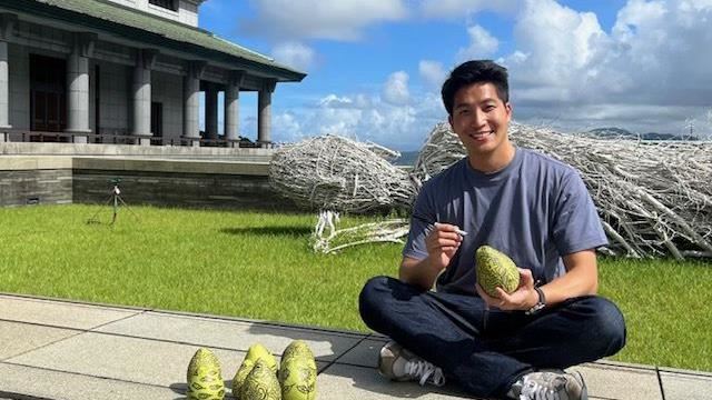 男神過中秋節超掙扎！月餅只敢吃八分之一