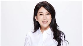 曾姸潔、鍾小平、聊天截圖。(圖/翻攝自大姸的能源、建築、房地產手札臉書)