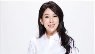 鍾小平自認無不敬　曾姸潔24想吐表情開嗆