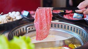 連鎖麻辣火鍋「辛巴適」台北1號店無預警宣布歇業。（圖／翻攝自「辛巴適麻辣鍋 台北1號店 」臉書）