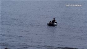 影／又傳偷渡！中國籍男稱負債　划橡皮艇來台投案