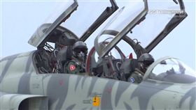 謝沛勳彈射逃生 成