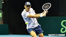 ▲台維斯盃網球賽台灣對波赫，第2點單打吳東霖。（圖／記者劉彥池攝影）