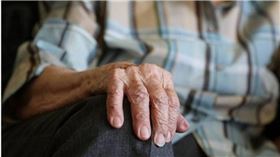 大老闆過世留千萬，侄子指控二姑瓜分遺產。（示意圖／Pixabay）