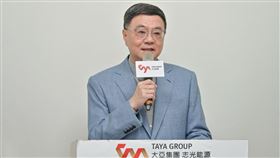 行政院長卓榮泰今（15）日參訪七股漁電共生（大亞志光）案場。（圖／行政院提供)